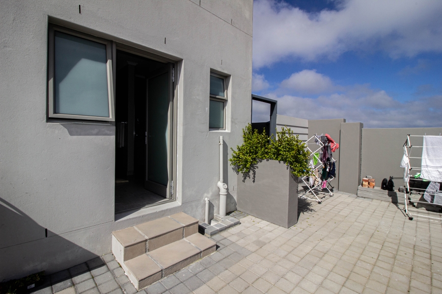 6 Bedroom Property for Sale in Kleinbaai Western Cape